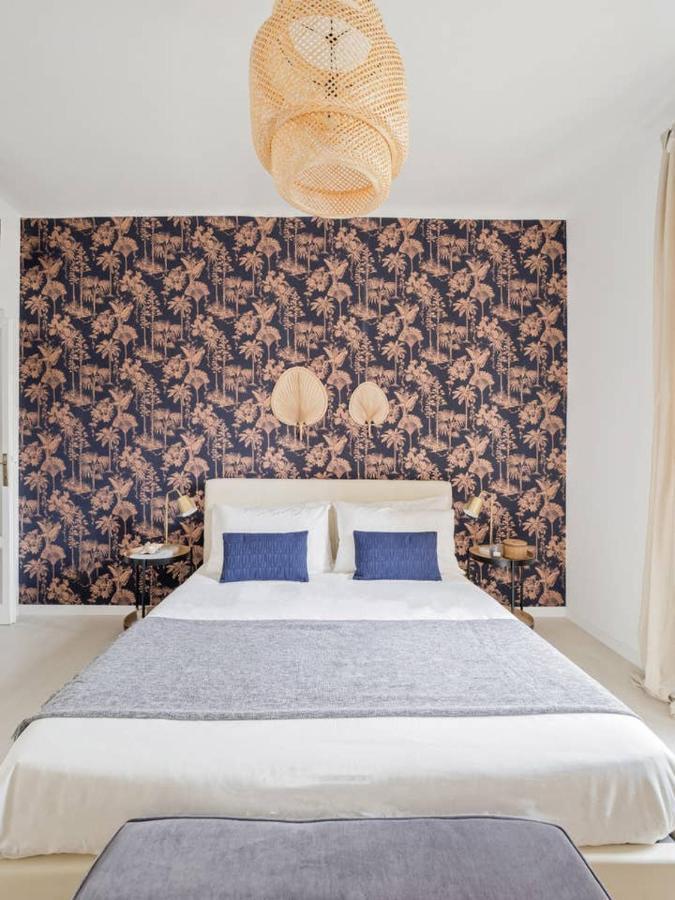 Golden Navy Design In Porta Venezia