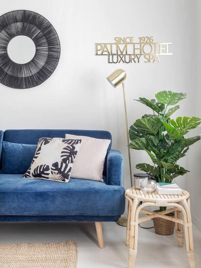 Golden Navy Design In Porta Venezia *