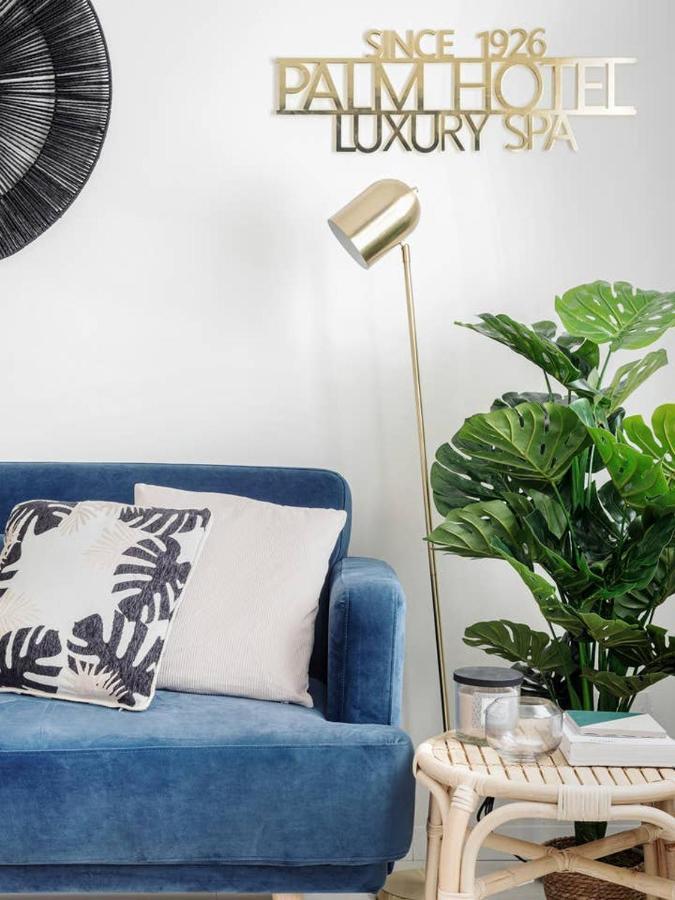 Golden Navy Design In Porta Venezia Apartment *